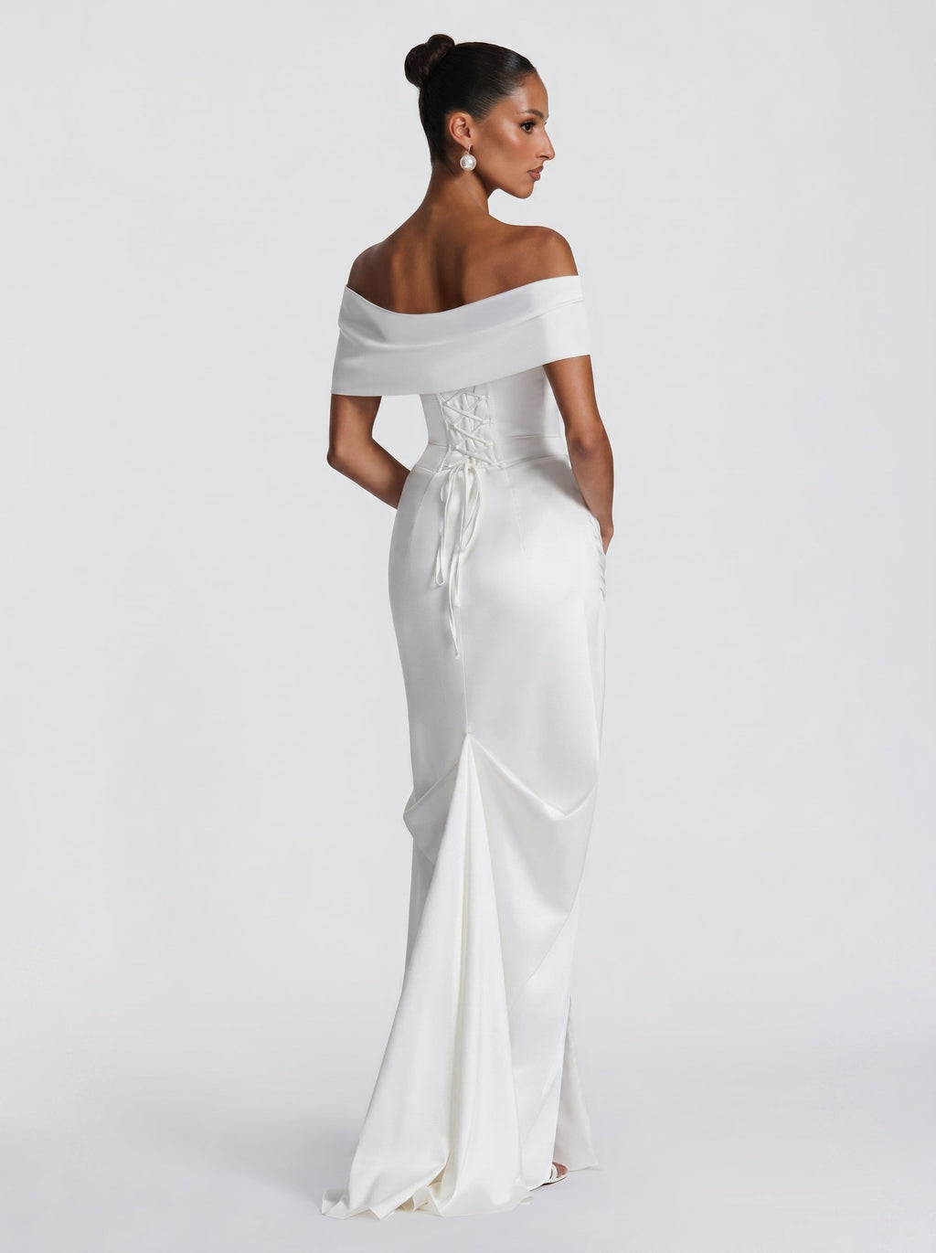 Lola™ - Vestido de Gala Riona en Satén